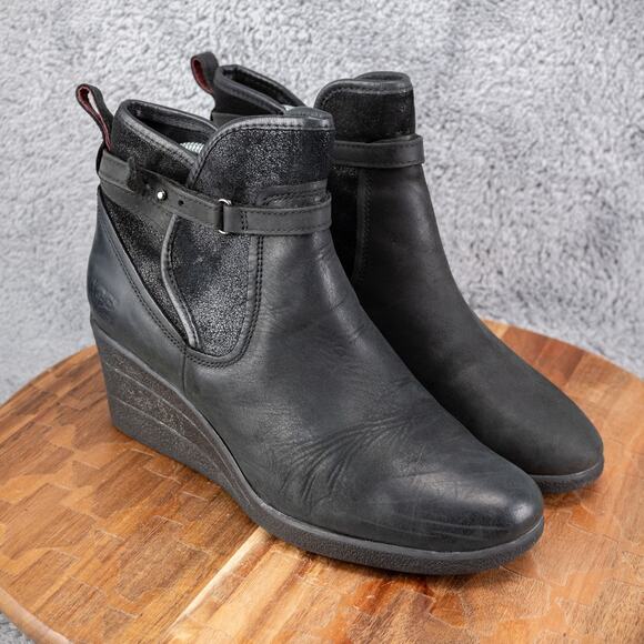 UGG Emalie Black Leather Shearling Sole Wedge Bootie 1005286 Women’s Size 9 - Picture 1 of 7